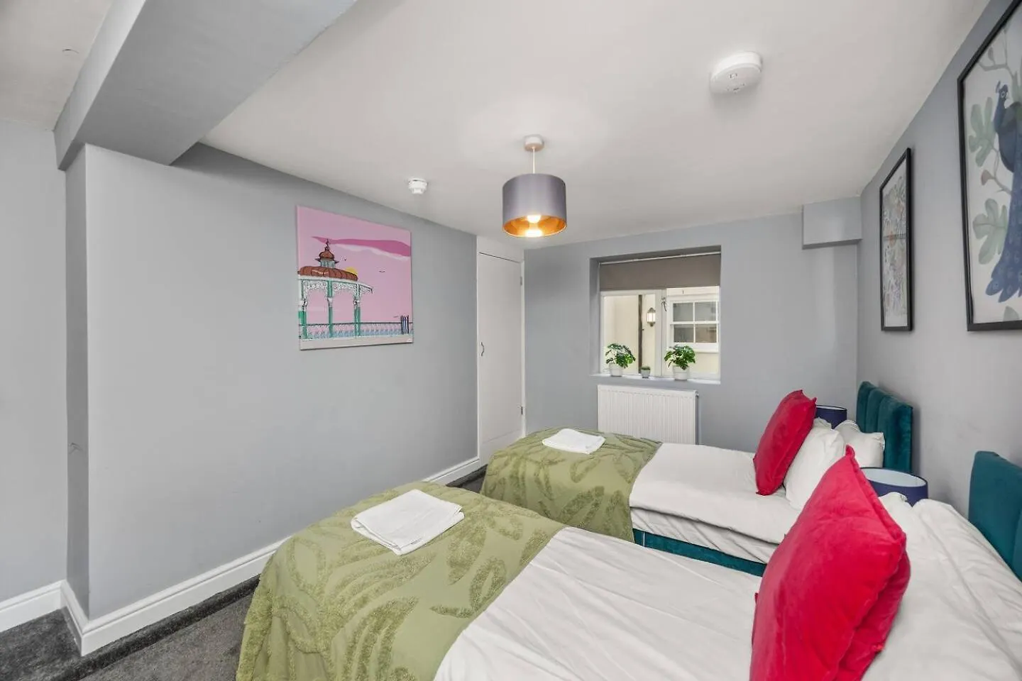 Garden Apartment Grand Central-Courtyard Garden! Brighton