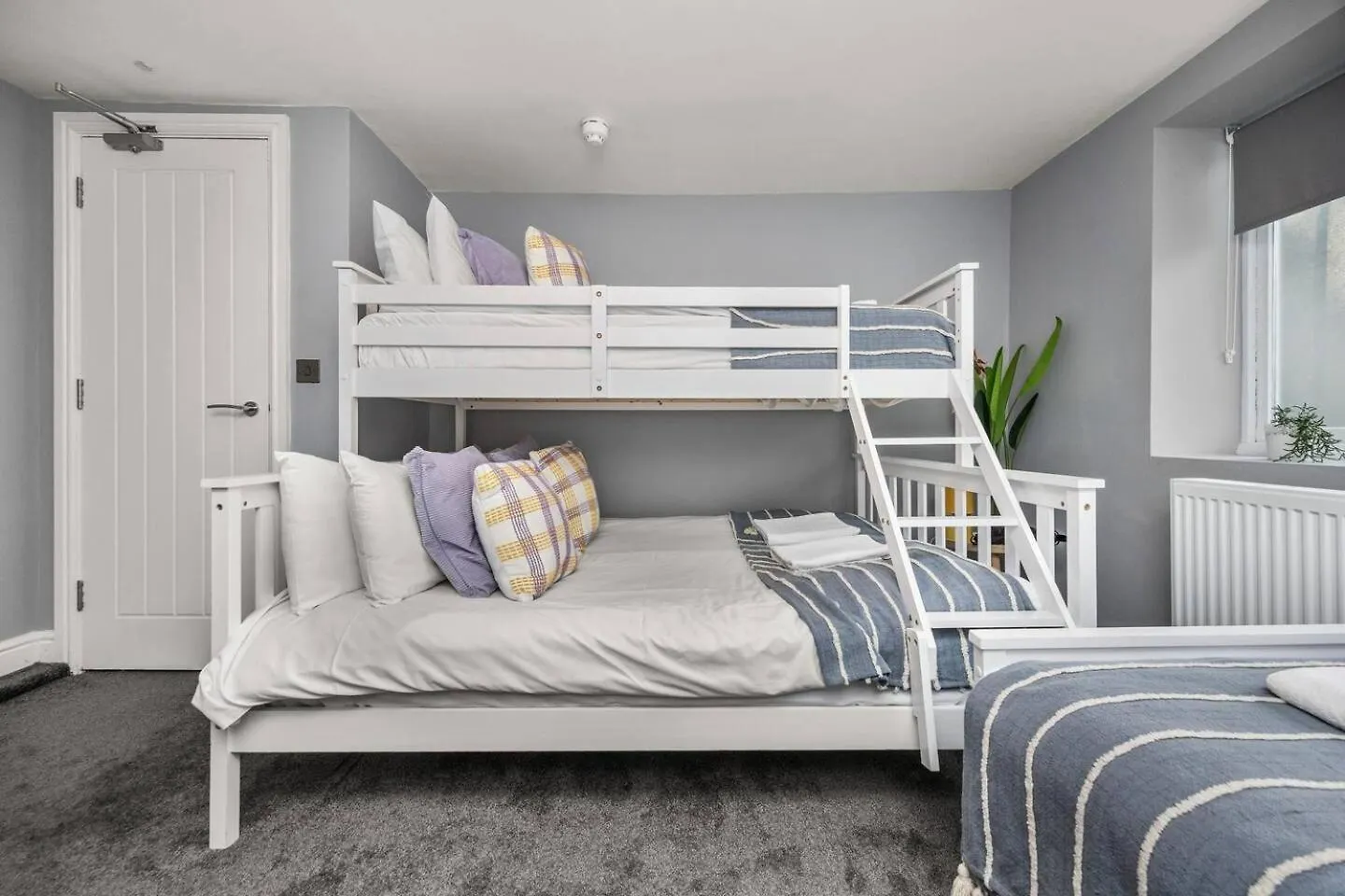 Garden Apartment Grand Central-Courtyard Garden! Brighton