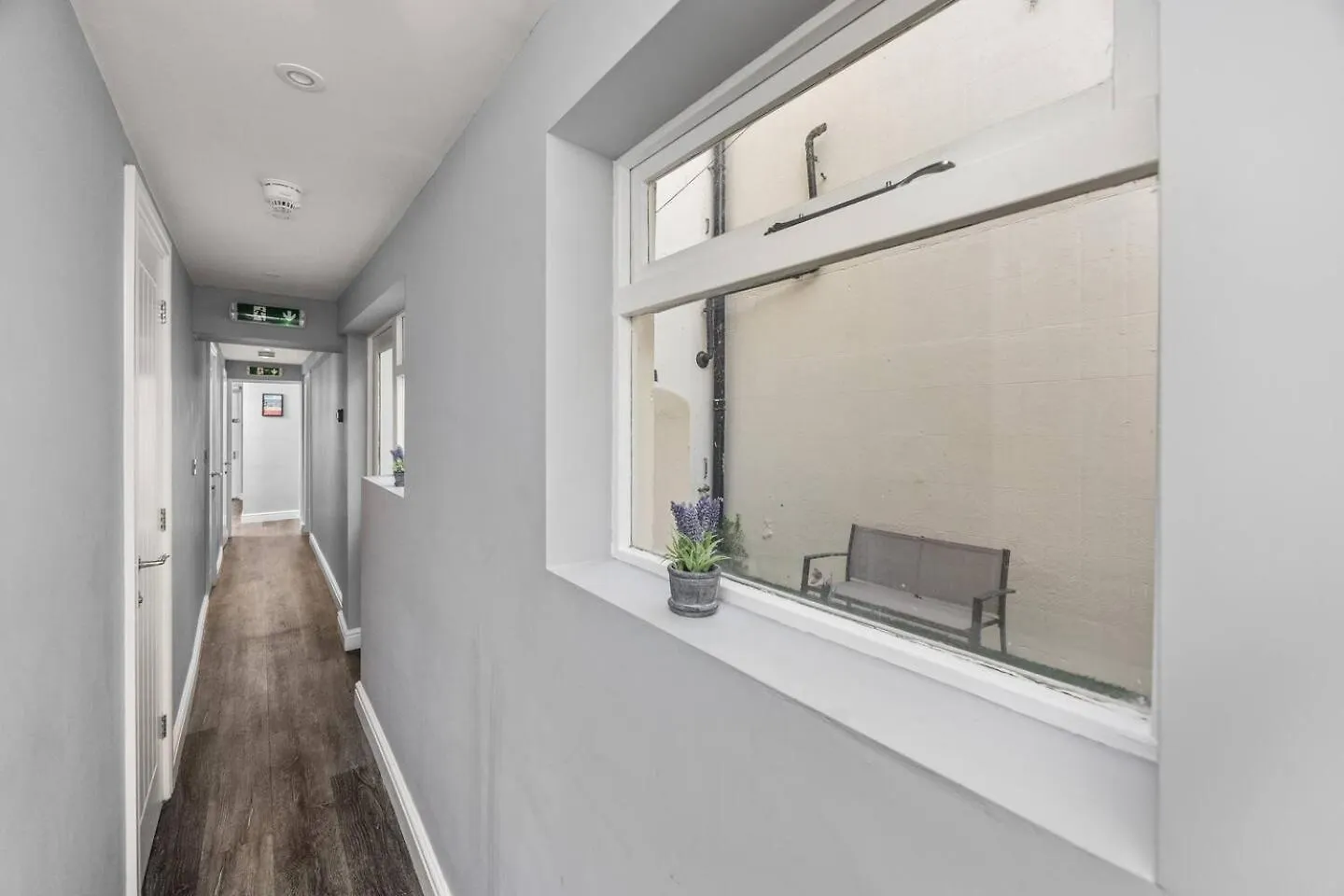 Garden Apartment Grand Central-Courtyard Garden! Brighton
